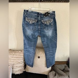 Miss Me signature capri jeans